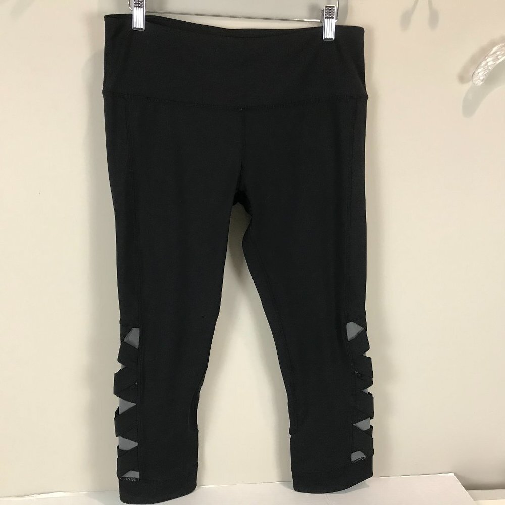 TEMA ATHLETICS Capri Leggings Size L